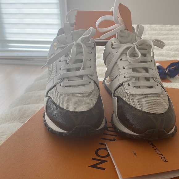 Louis Vuitton Run Away Sneakers - Picture 3 of 7